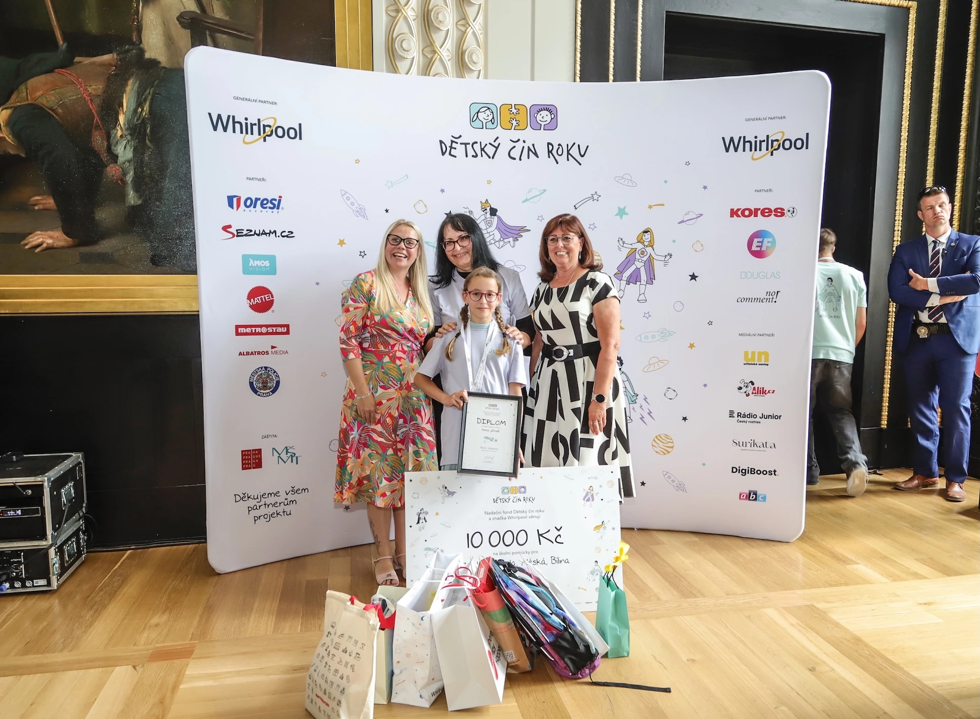 vítězka kategorie Pomoc přírodě Beáta Zelenková, ambasadorka Zora Jandová.JPG